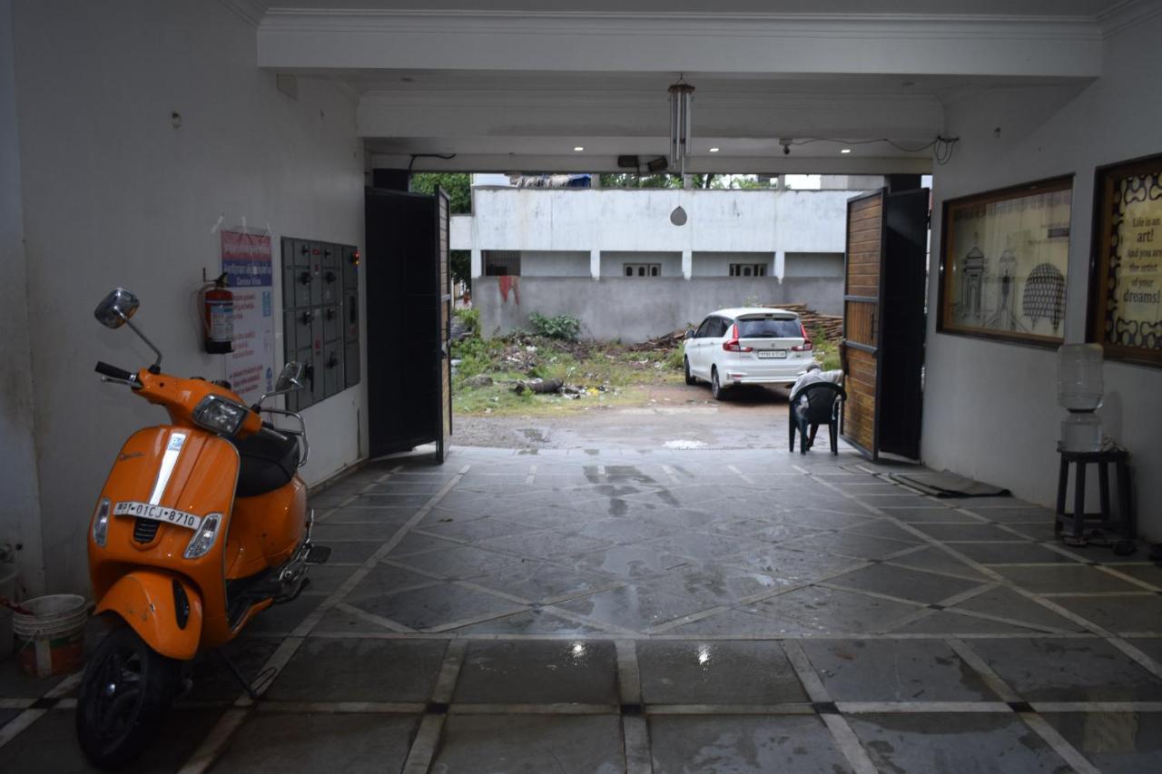 Wind Chimes Hotel Kuilapalayam Buitenkant foto