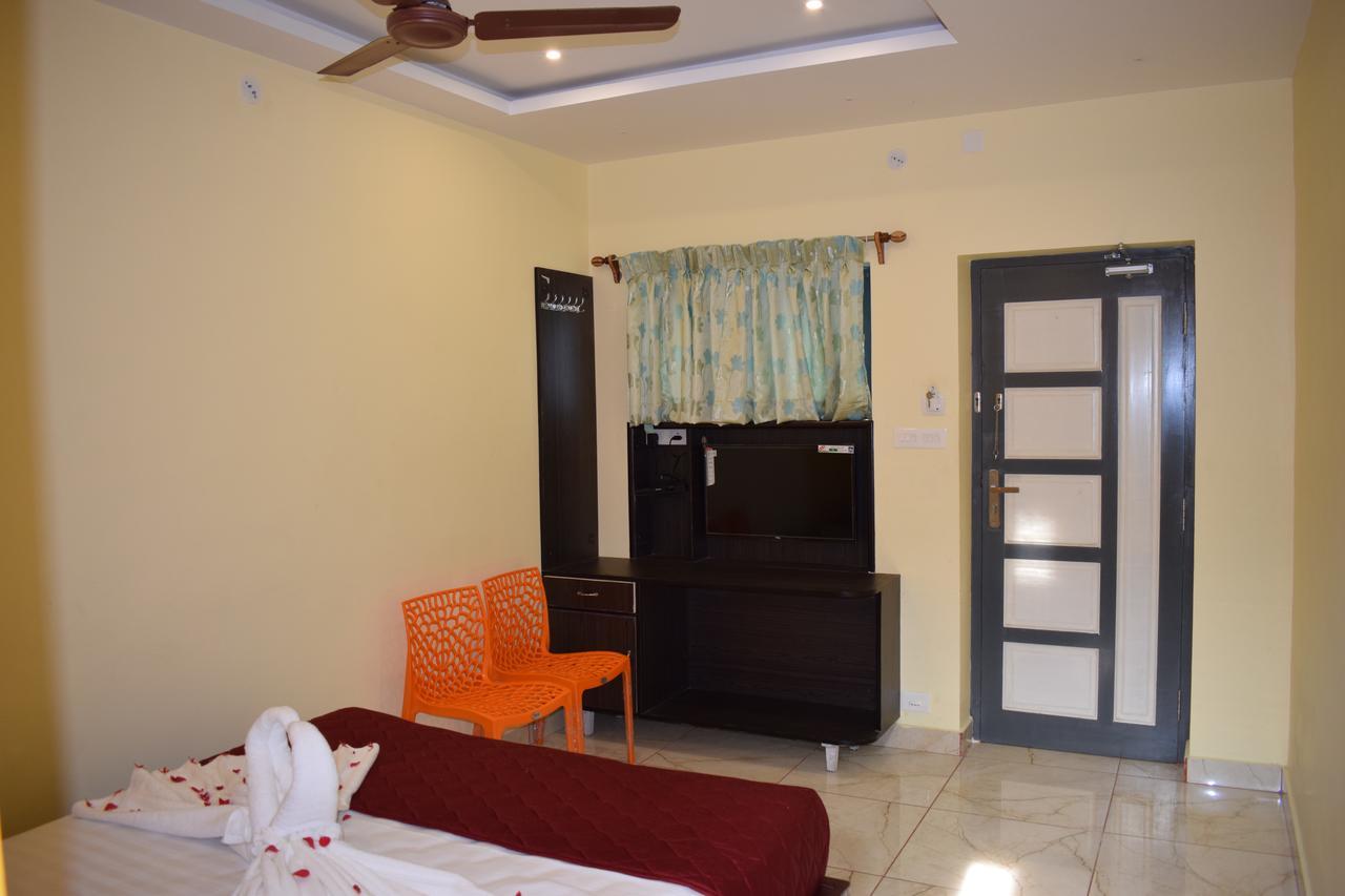 Wind Chimes Hotel Kuilapalayam Buitenkant foto