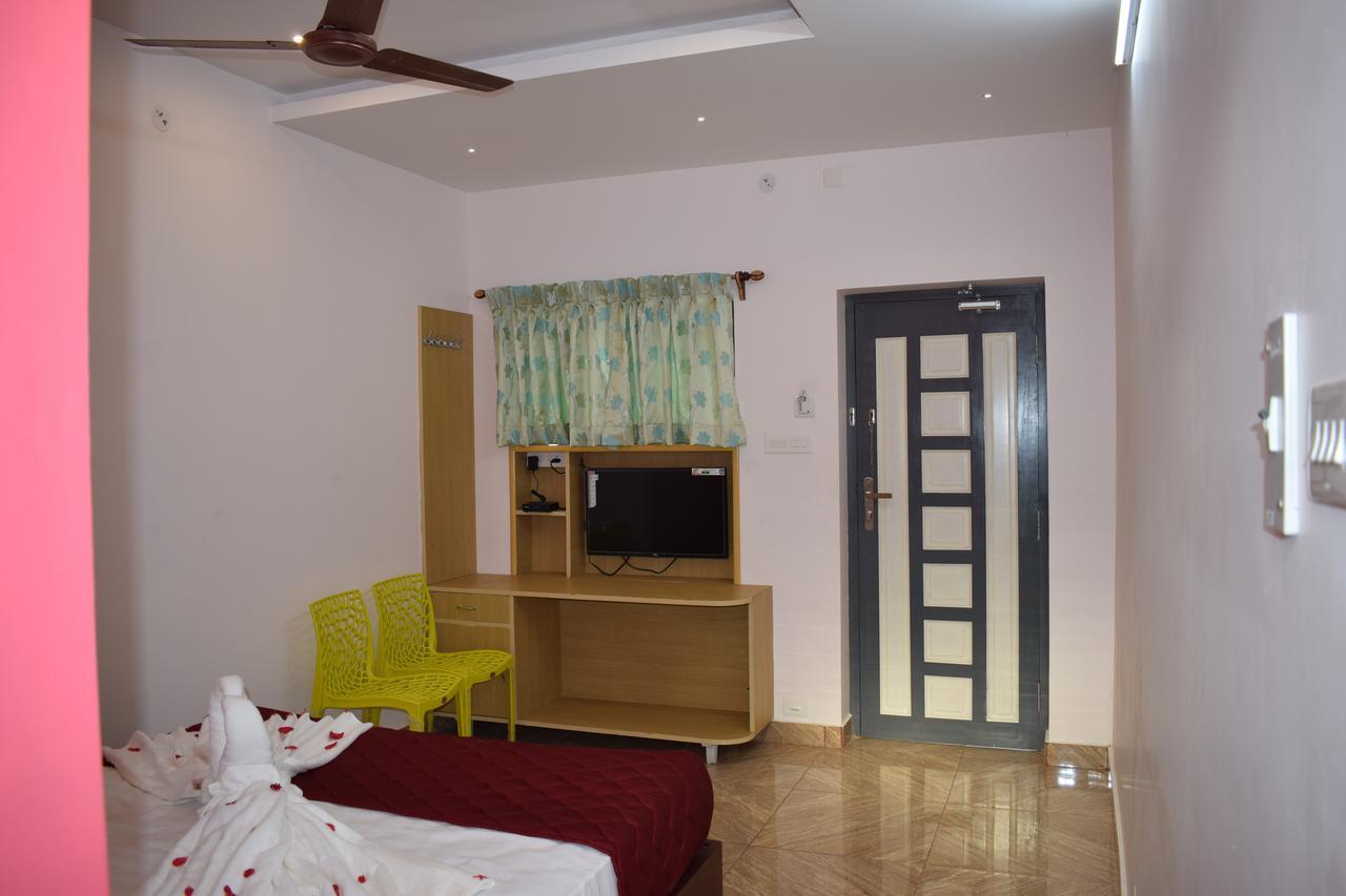 Wind Chimes Hotel Kuilapalayam Buitenkant foto